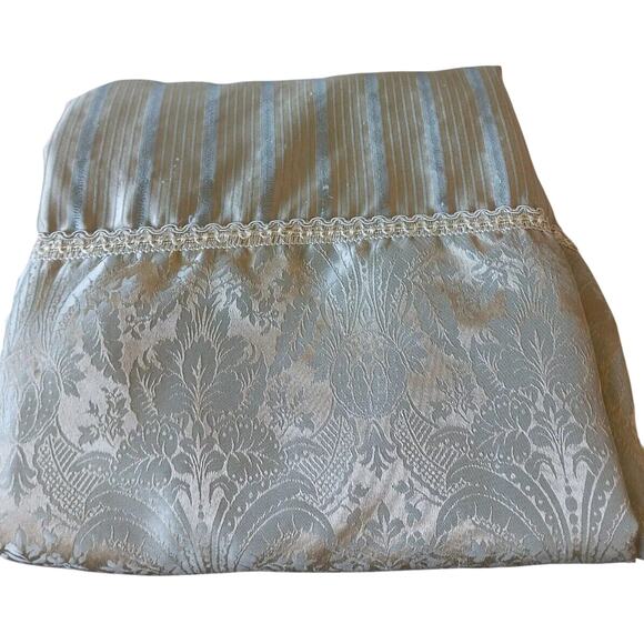 Satin Throw 55 x 47 Baroque LT BLUE Silky Bed Sofa Chair Home Baby Blanket Vntg - Picture 3 of 14